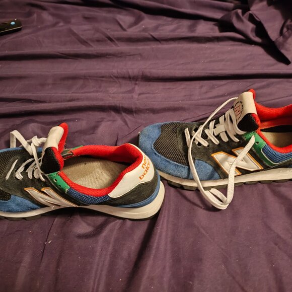 Men 8.5 Black, Blue, Green, Red, and White New Balance 574 running shoes - Picture 3 of 6